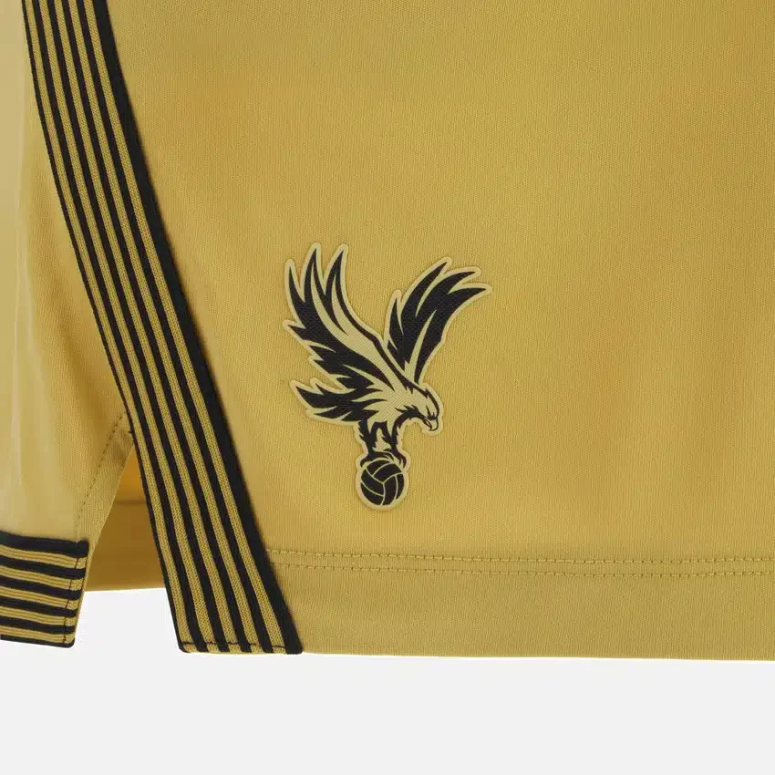 Crystal Palace FC 2025/26 Yetişkin Eagle Gold Şortlar Crystal Palace FC 2025/26 Yetişkin Eagle Gold Şortlar