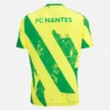 FC Nantes 2025/26 Yetişkin Isınma Gömleği FC Nantes 2025/26 Yetişkin Isınma Gömleği