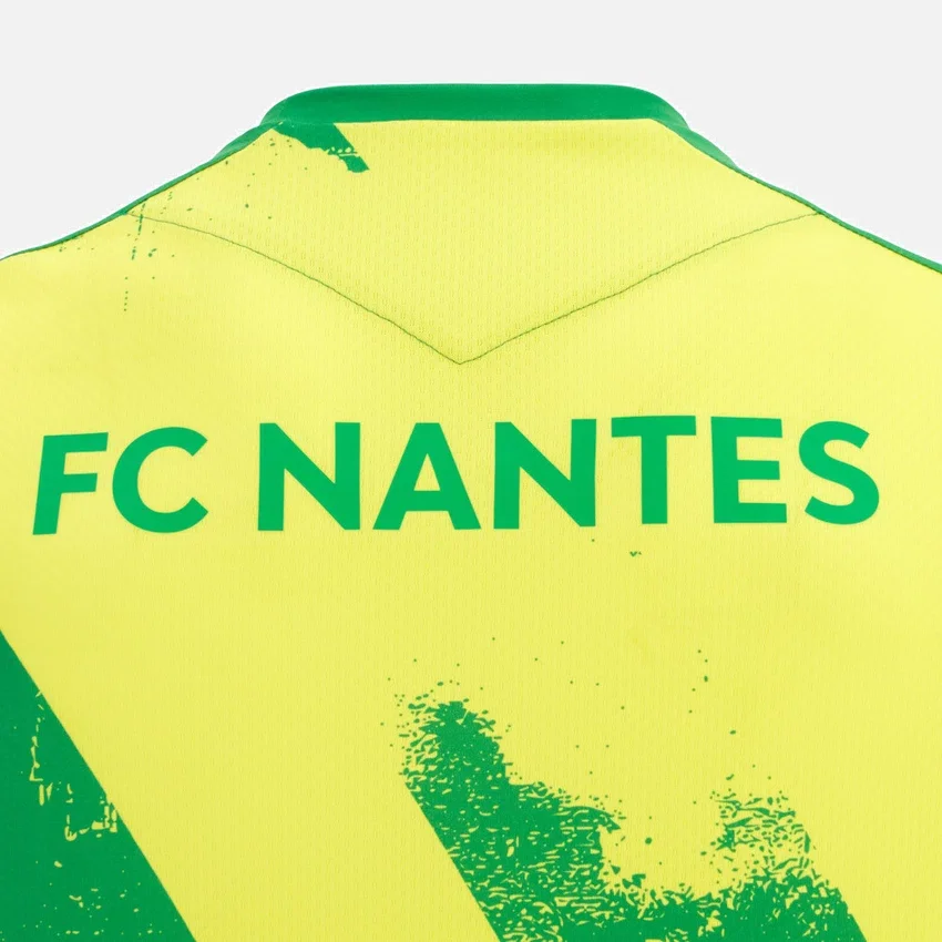 FC Nantes 2025/26 Yetişkin Isınma Gömleği FC Nantes 2025/26 Yetişkin Isınma Gömleği
