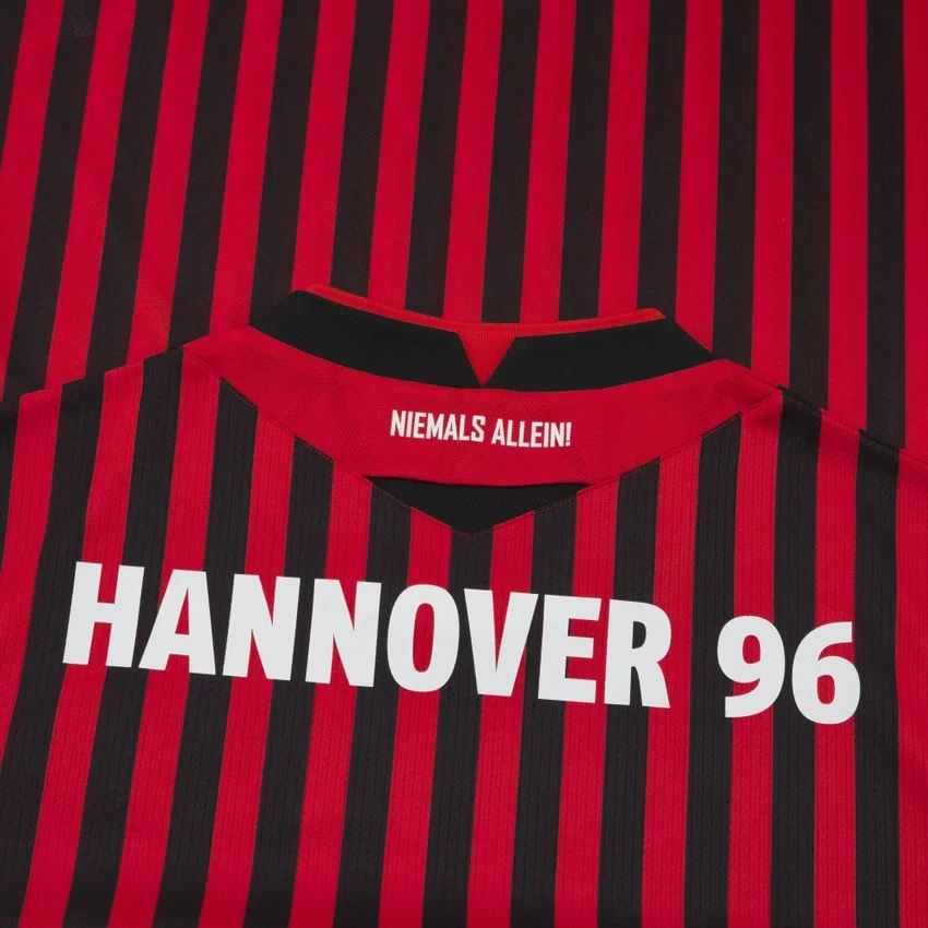Hannover 96 2025/26 Junior Ev Maçı Forması Hannover 96 2025/26 Junior Ev Maçı Forması