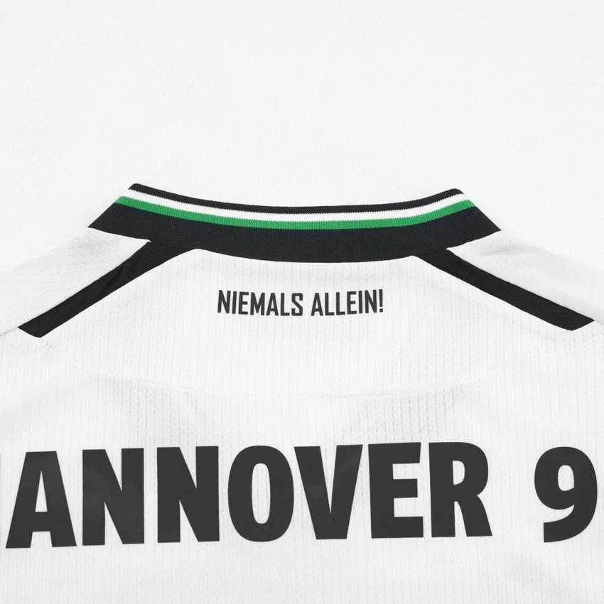 Hannover 96 2025/26 Yetişkin Üçüncü Maç Forması Hannover 96 2025/26 Yetişkin Üçüncü Maç Forması