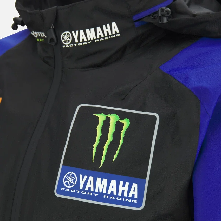 Monster Energy Yamaha MotoGP 2026 Erkek Takım Replika Duş Ceketi Monster Energy Yamaha MotoGP 2026 Erkek Takım Replika Duş Ceketi