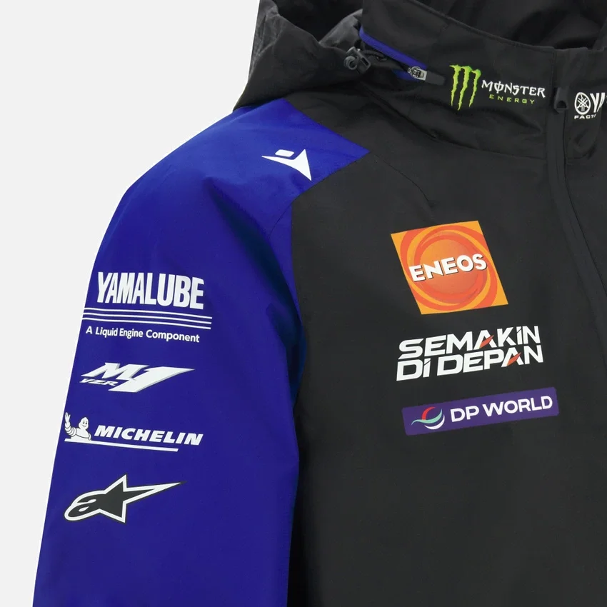 Monster Energy Yamaha MotoGP 2026 Erkek Takım Replika Duş Ceketi Monster Energy Yamaha MotoGP 2026 Erkek Takım Replika Duş Ceketi