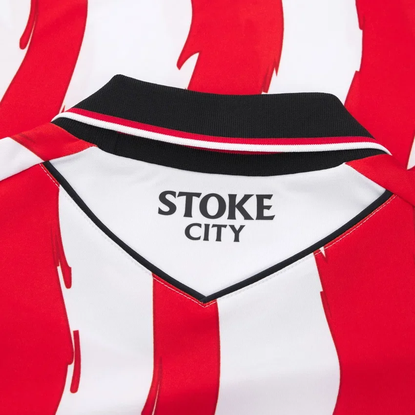 Stoke City FC 2025/26 Yetişkinler İç Saha Forması Stoke City FC 2025/26 Yetişkinler İç Saha Forması
