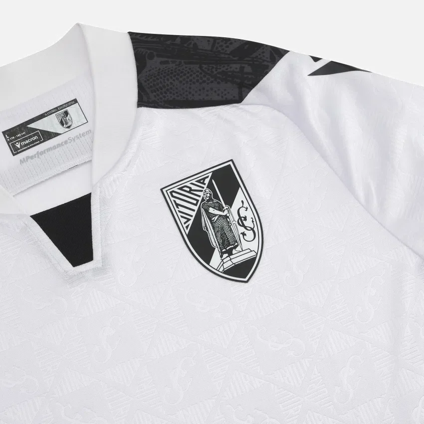 Vitoria SC 2025/26 Yetişkinler İç Saha Forması Vitoria SC 2025/26 Yetişkinler İç Saha Forması