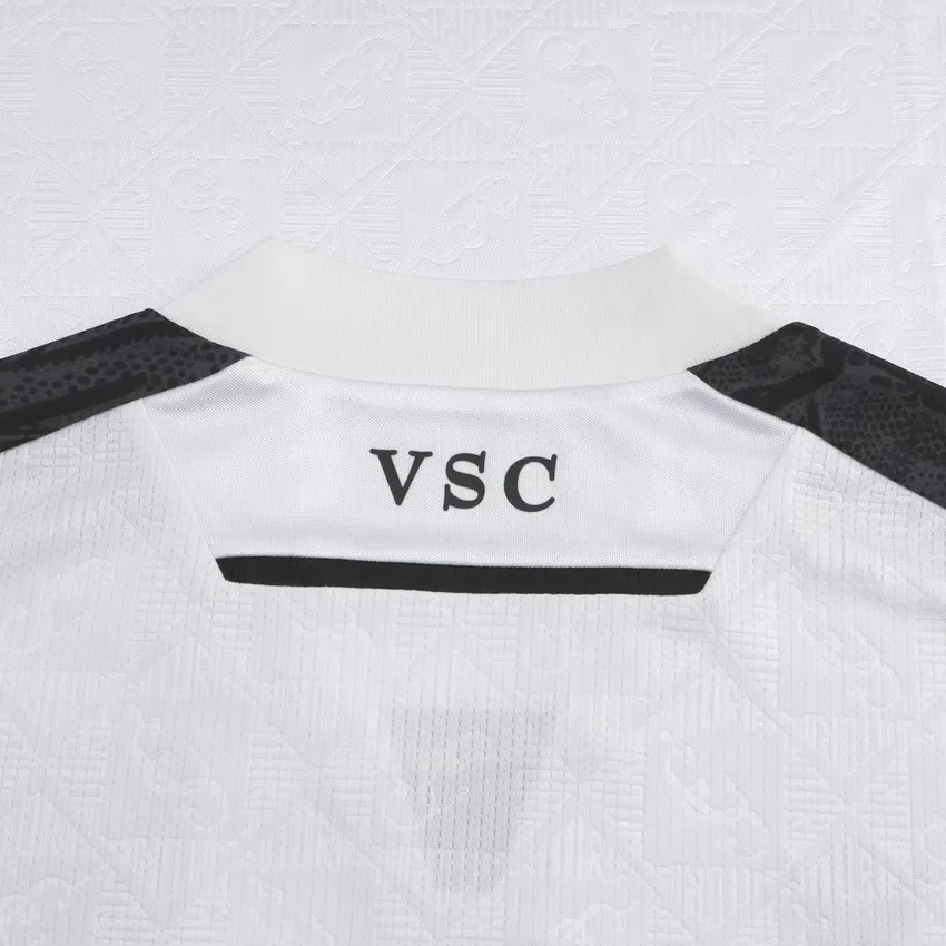Vitoria SC 2025/26 Yetişkinler İç Saha Forması Vitoria SC 2025/26 Yetişkinler İç Saha Forması
